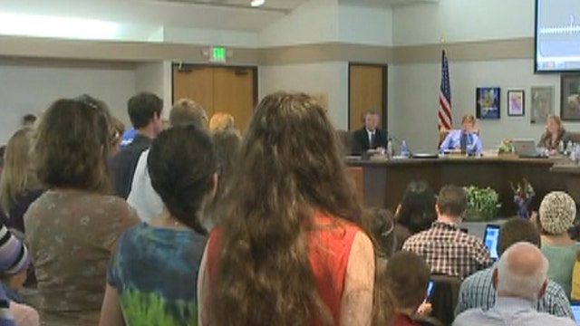 Colo. school board refuses to drop review of AP course 