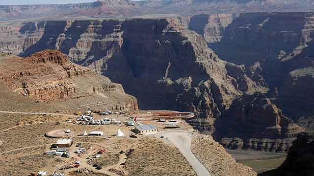Grand Canyon area loses millions in tourist dollars