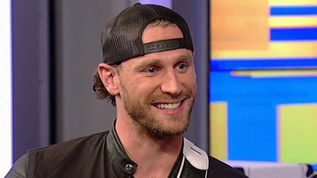 Chase Rice performs new single 'Ready Set Roll'