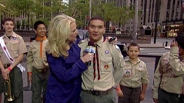 Boy Scout delivers Sunday's forecast