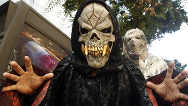 Hollywood readies for Halloween