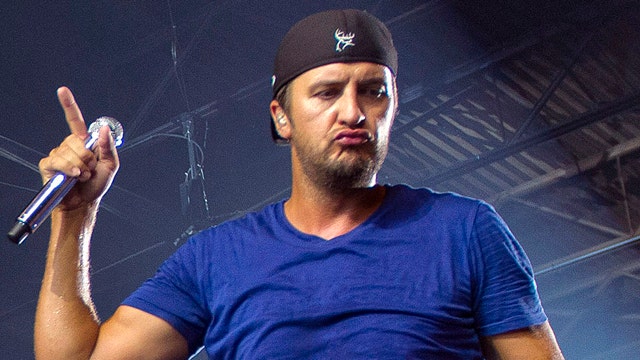 Luke Bryan takes FOX411 Country backstage at the CMAs