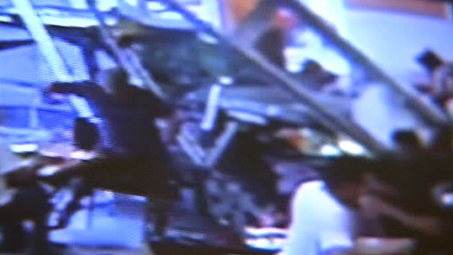 SUV crashes into Houston restaurant