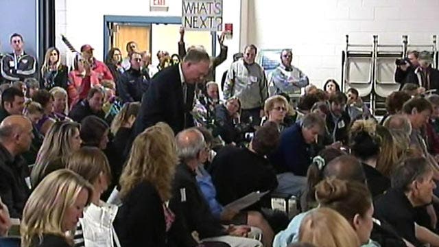Town's tobacco ban hearing ends early amid giant crowd