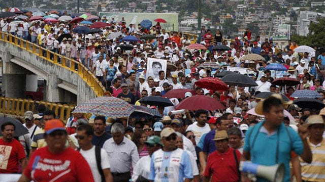 Protests over missing Mexican students hits Acapulco