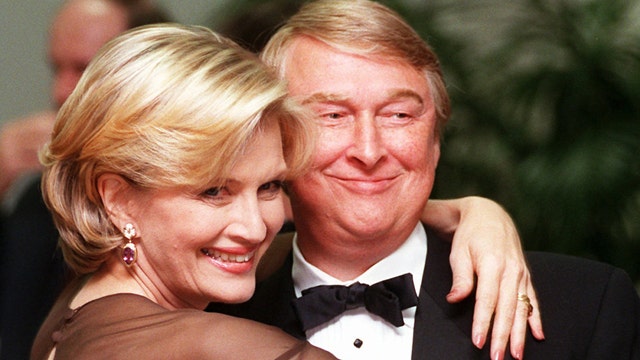 Hollywood mourns loss of Oscar-winning director Mike Nichols