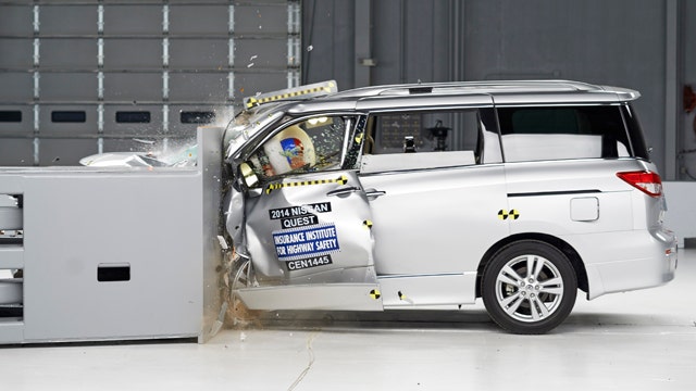 Popular minivans rate poorly in collision test