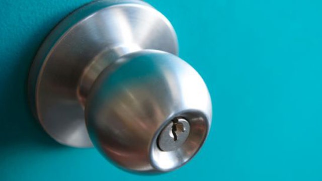 Vancouver banning doorknobs