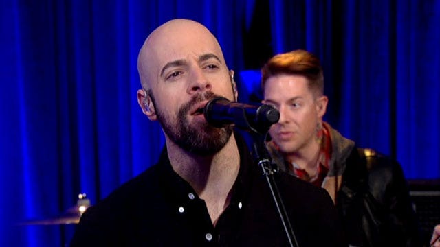 Daughtry performs 'Waiting for Superman'