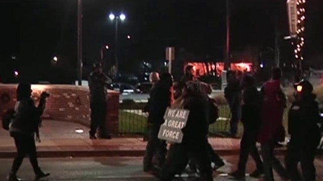 More protests as Ferguson waits for indictment decision