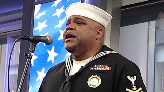 Patriotic performance: Veteran wows with national anthem