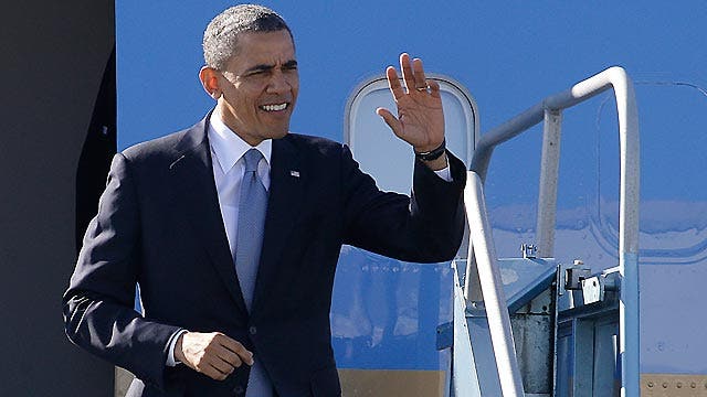 President Obama heads west to rally base, raise funds