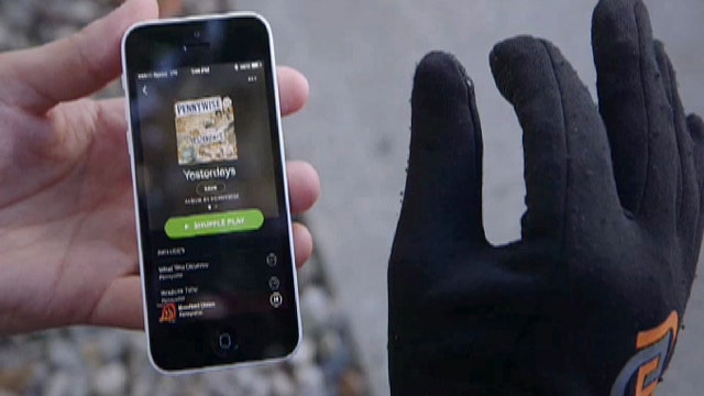 Smart glove makes controlling smartphones simple
