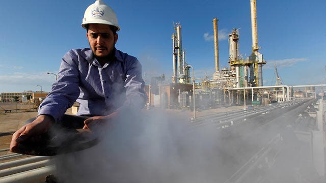 Oil prices slide lower as OPEC maintains production quotas