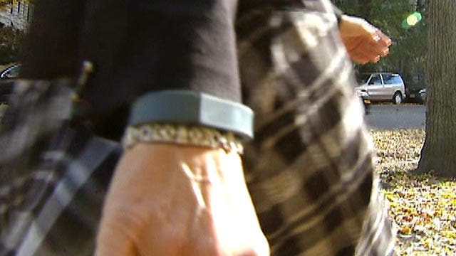'Fitbit' bracelet helps keep you healthy over the holidays