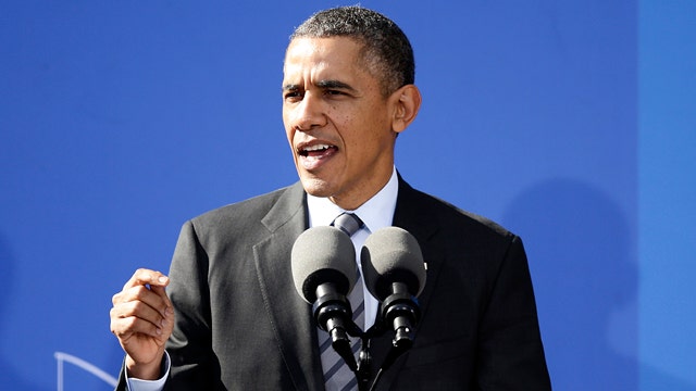 Obama down in polls, deadline for HealthCare.gov passes