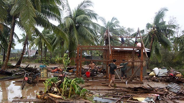 Around the World: Powerful typhoon hits the Philippines