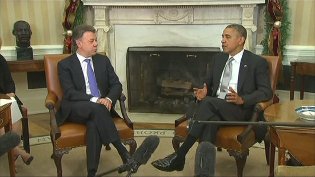 Obama Meets Colombian President Santos, Praises Gains On Peace And Trade