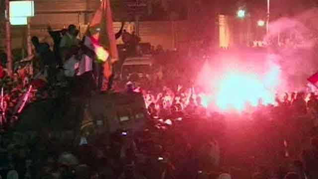 Morsi returns to presidential palace in Egypt