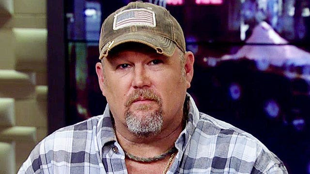 Larry the Cable Guy talks 'Jingle All the Way 2'