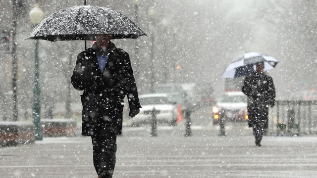 Storm slams East Coast, bringing up to 6 inches of snow