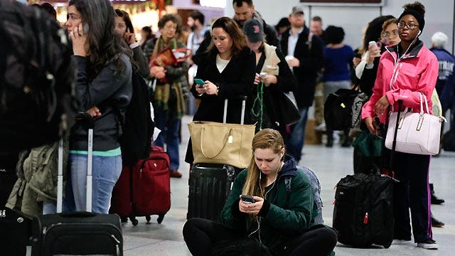 Tips for travelers ahead of busy Christmas rush