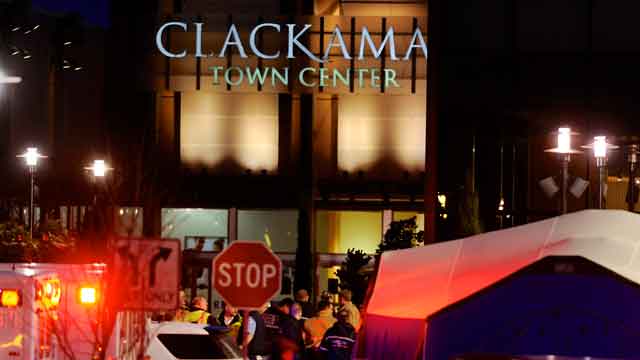 Police: Gunman kills two at mall before shooting himself