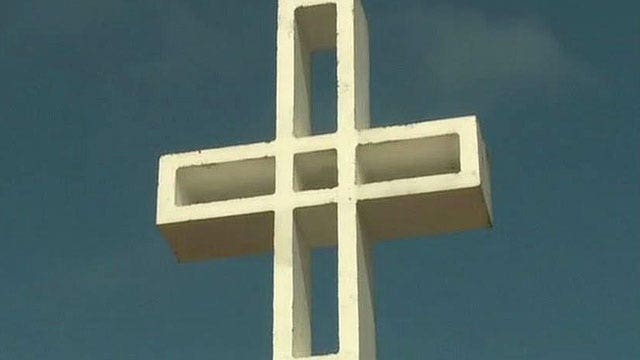 Judge orders giant cross removed from San Diego Mountain