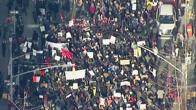 Thousands join in NYC to protest against police brutality