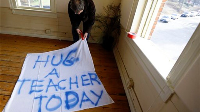 Sandy Hook teachers hailed as heroes