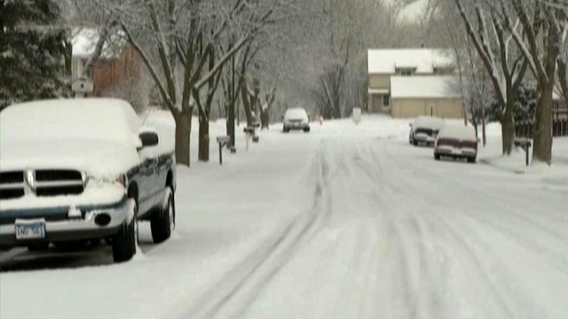 Blizzard warnings as snowstorm moves from Rockies to Midwest