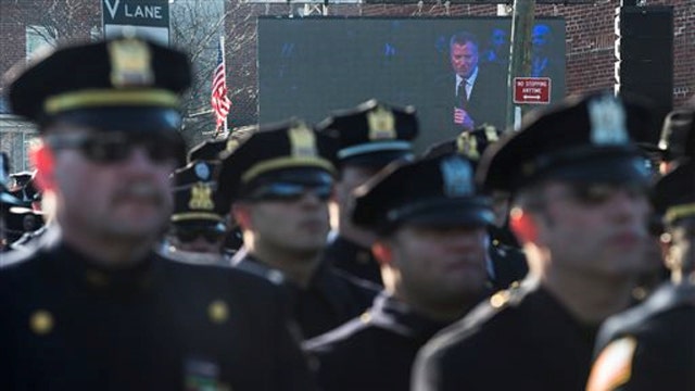Lingering tensions sparks calls for mayor's NYPD apology