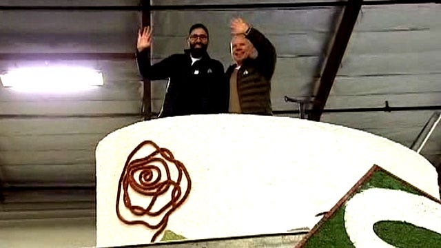 Gay couple to marry atop Rose Parade float