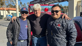 Jay Leno’s surprise gives LA firefighters ‘great morale booster’ amid devastation - Fox News