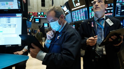 Stock futures trade lower ahead of jobless claims, retail earnings