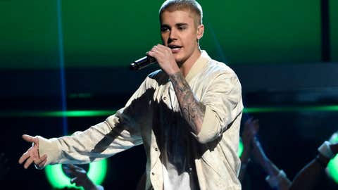 Justin Bieber leads worship at Kanye West’s Sunday Service