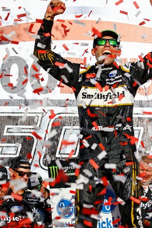 Almirola breaks winless streak