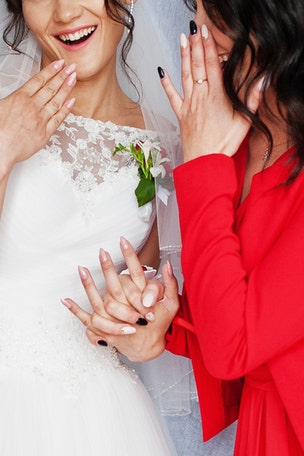 Bridesmaid's reaction goes viral