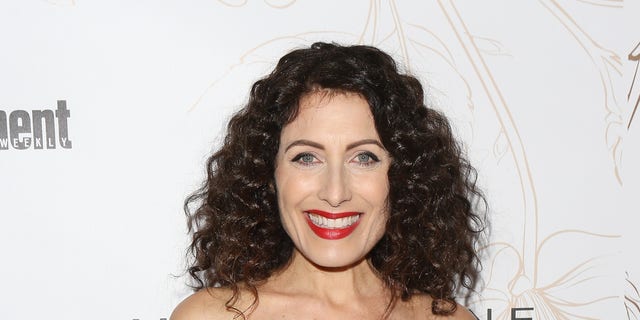 lisa edelstein is best known for her role on "house.