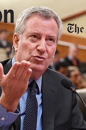 De Blasio pulls over texter