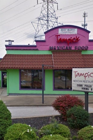 Woman yelling at restaurant manager goes viral