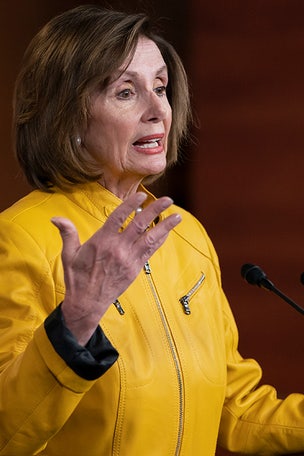 Pelosi's look inspires internet