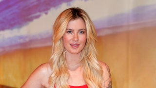 Ireland Baldwin tells overeager fan how to find her nudes