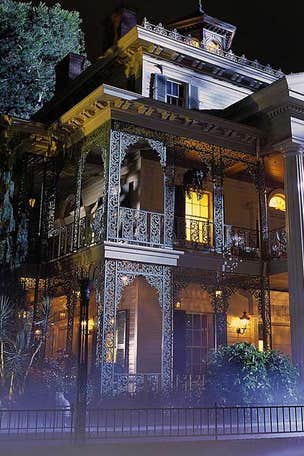 Disneyland's Haunted Mansion to CLOSE?