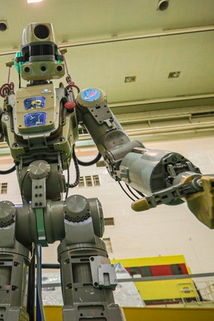 Russia launches humanoid robot into space