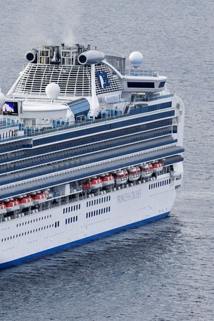 Coronavirus TRAPS 3,000 on cruise