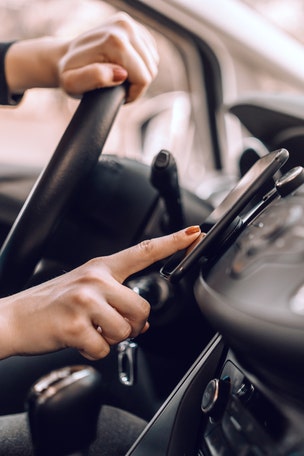 Mom forgets kids when driving kids to school