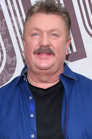 Country star, 61, dies from coronavirus