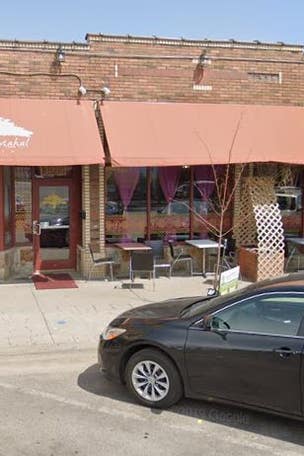 Restaurant praised for protest response
