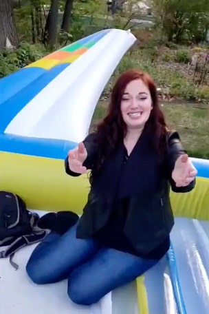 Woman's clever vacation goes VIRAL